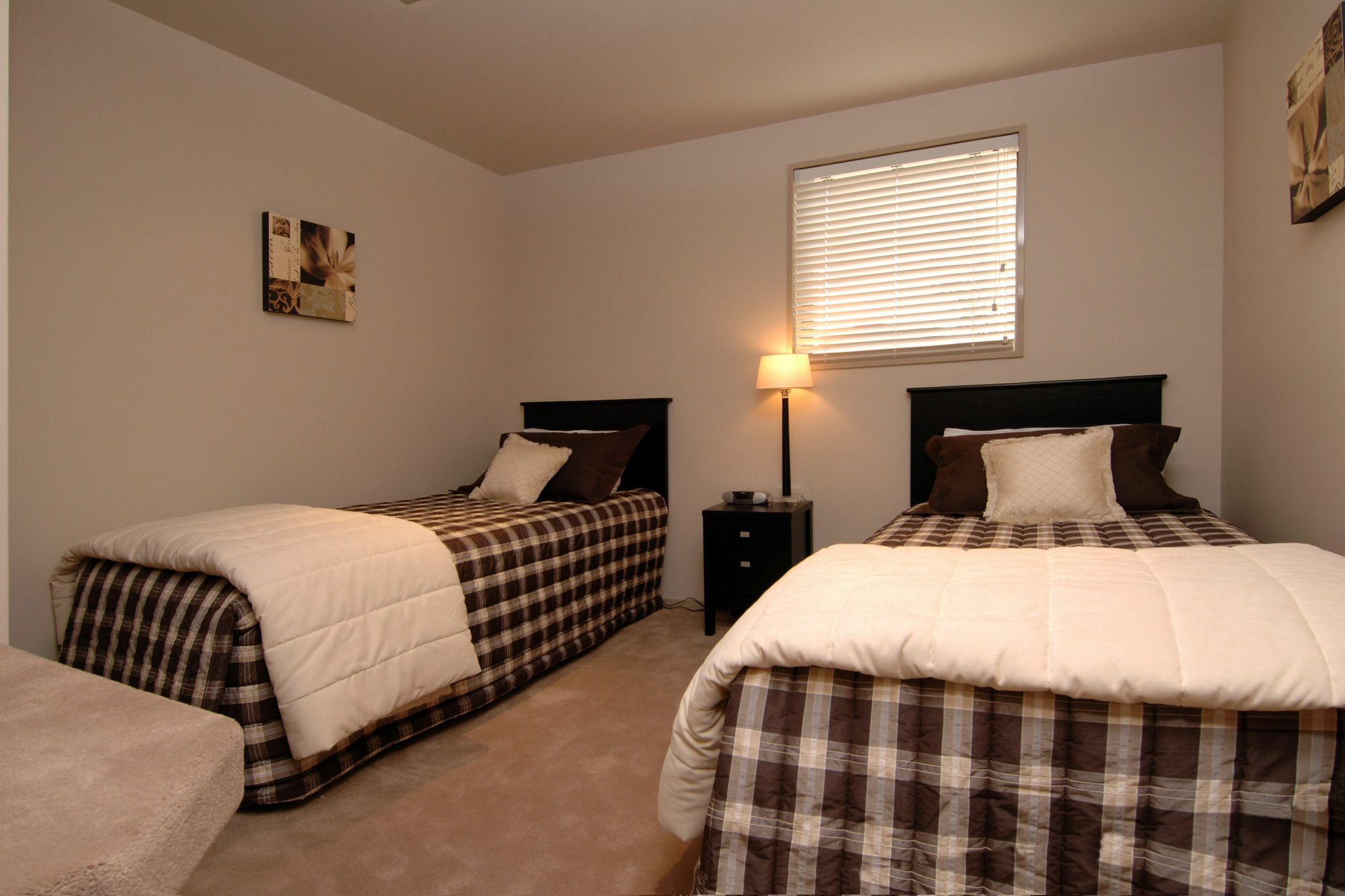 Palazzo Motor Lodge Nelson Exterior foto A bedroom with two beds
