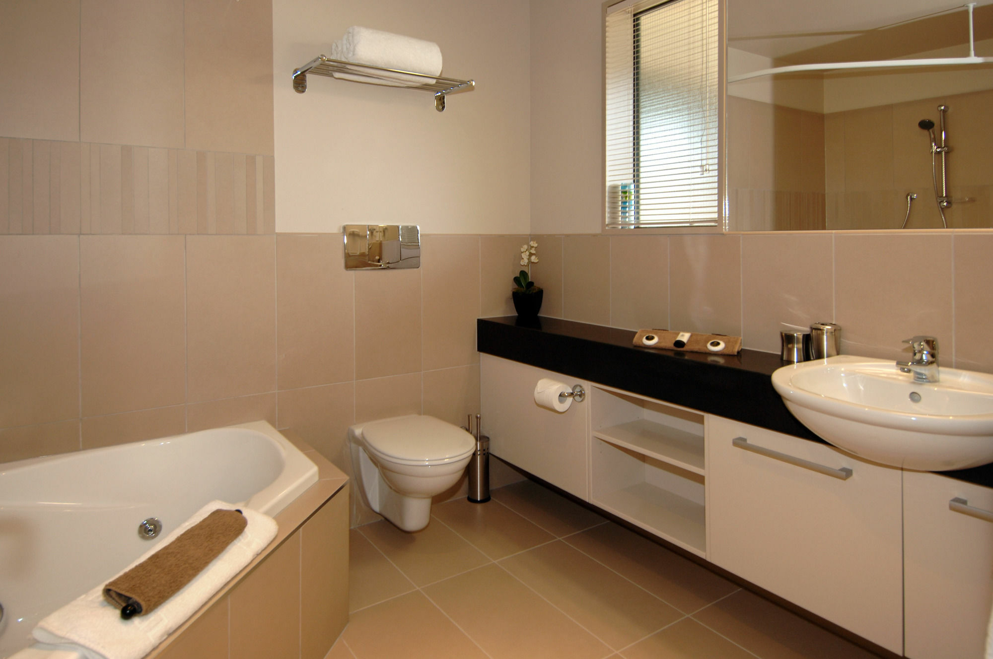 Palazzo Motor Lodge Nelson Exterior foto Bathroom