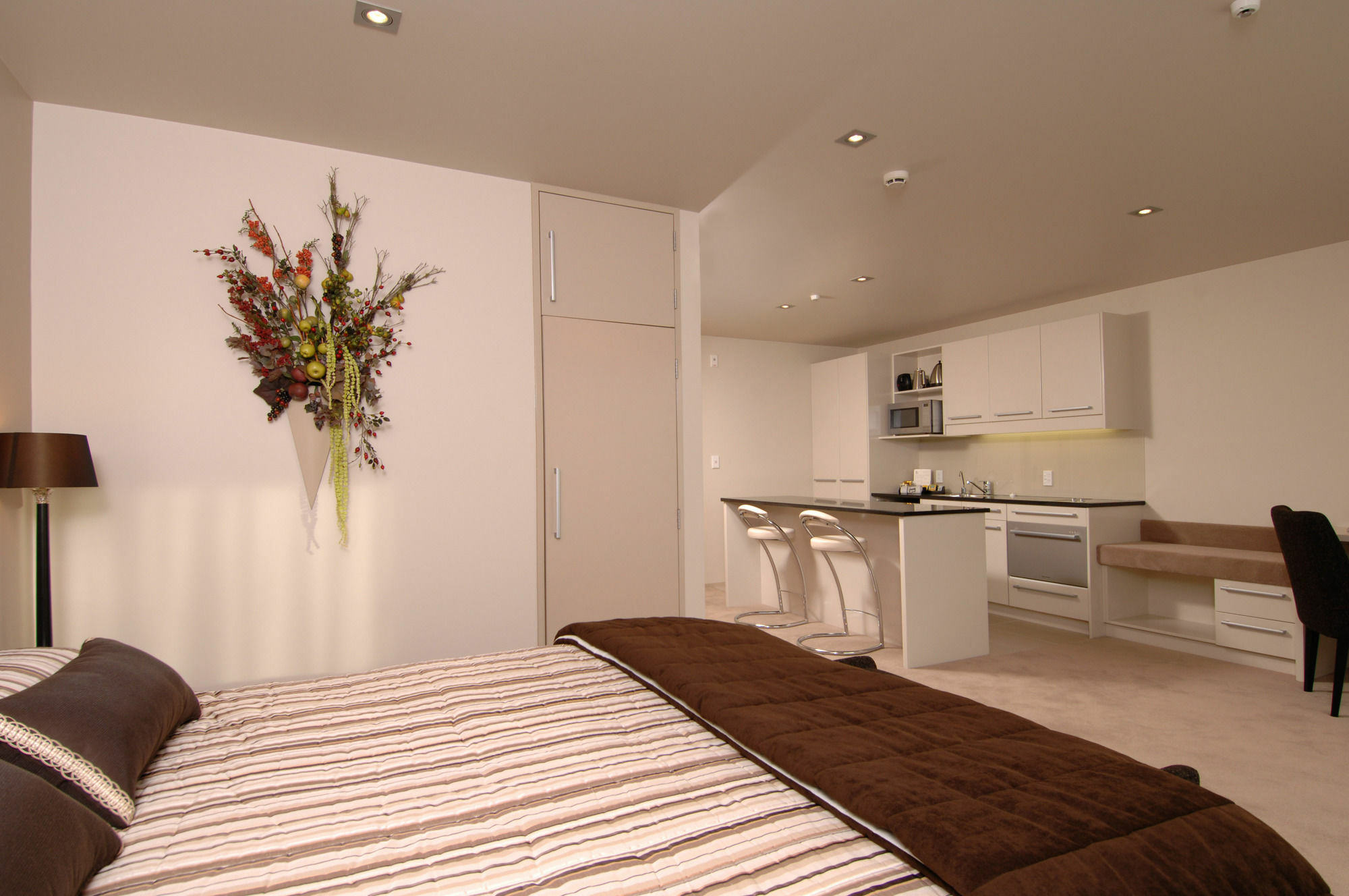 Palazzo Motor Lodge Nelson Exterior foto A typical studio apartment